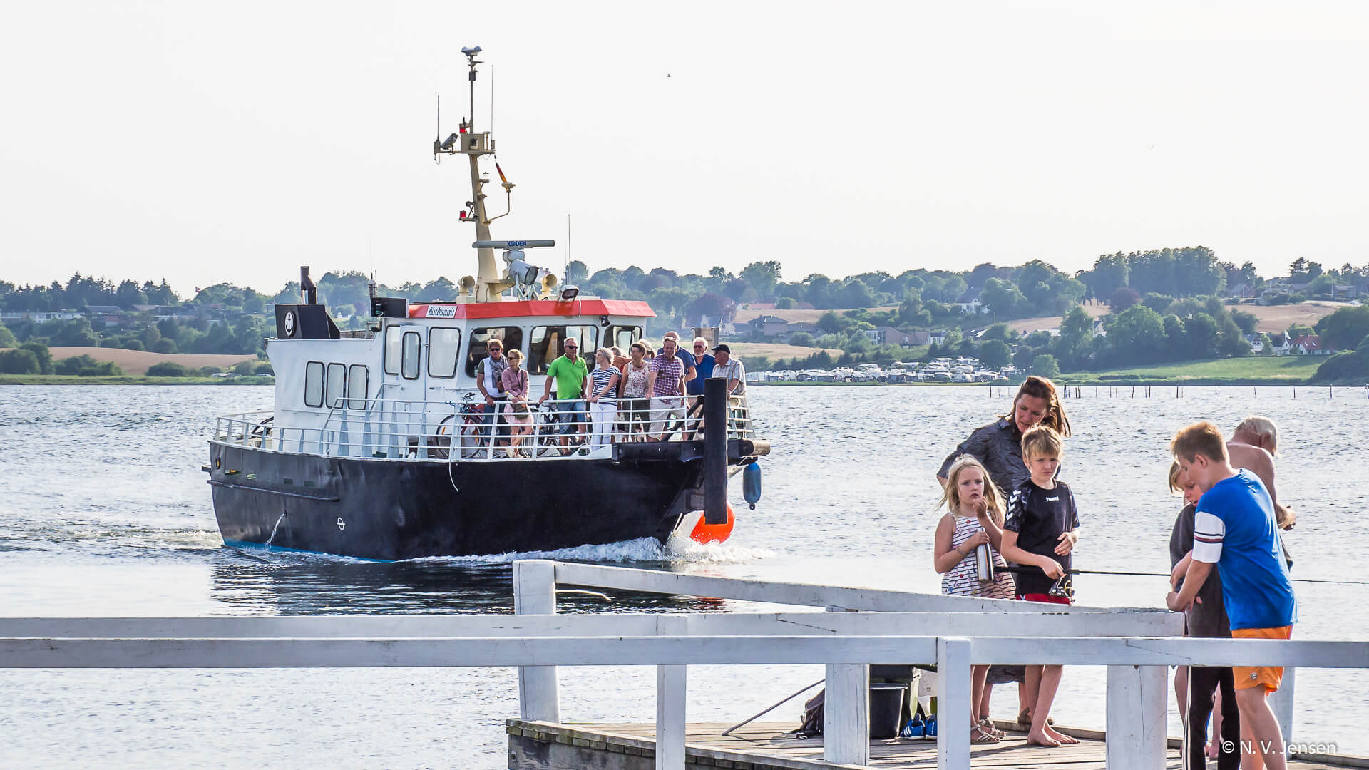 Fähre auf der Flensburger Förde mit Personen